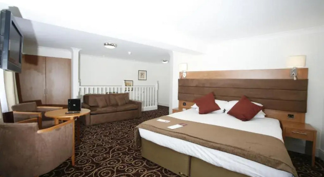 Двухместный полулюкс с видом на сад The Legacy Rose & Crown Hotel