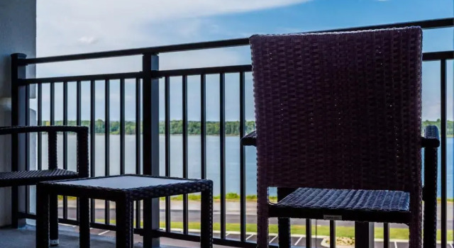 Четырёхместный номер Standard с балконом Holiday Inn Paducah Riverfront by IHG