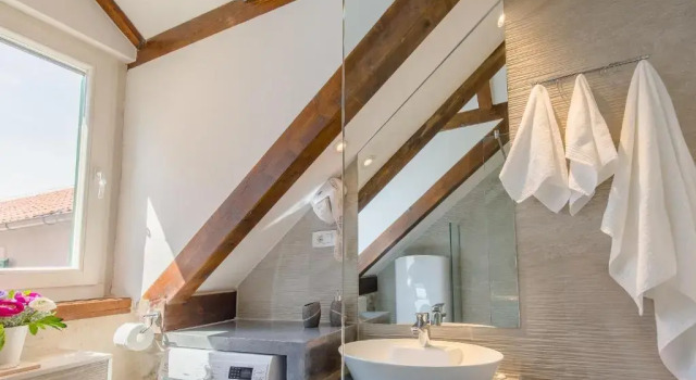Апартаменты Luxury Apt Petra in 400 year old stone house 4+2