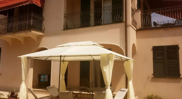 Villa Collarea, Rezerwuj Willa Hotele w Isolabona z parkingiem, Parking