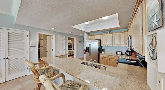 All-suite W/ Gulf-view Balcony & Pool Access 2 Bedroom Condo