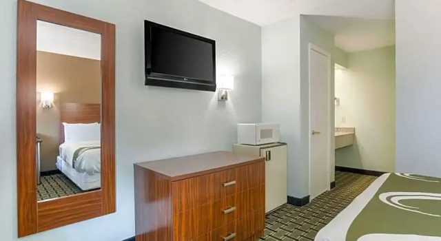 Номер Standard Quality Inn