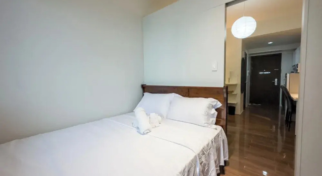 Двухместный номер Standard с балконом GemstoneBR in SMDC Air Residences