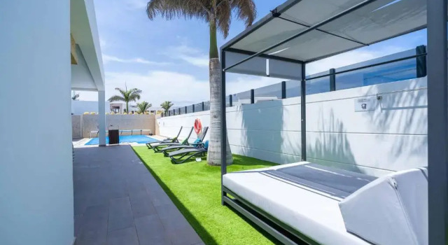 Вилла с 3 комнатами Sea Breeze Villas Lapa and Claca