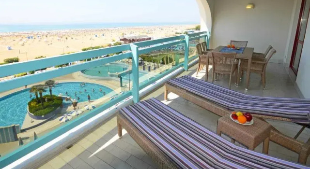 Люкс Standard Aparthotel Imperial