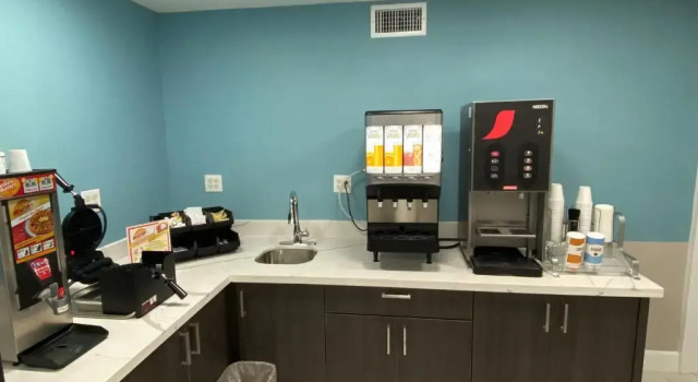 Четырёхместный номер Standard Days Inn by Wyndham Waco University Area