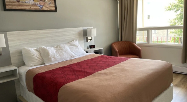Номер Deluxe с балконом Hotel Motel Le Regent