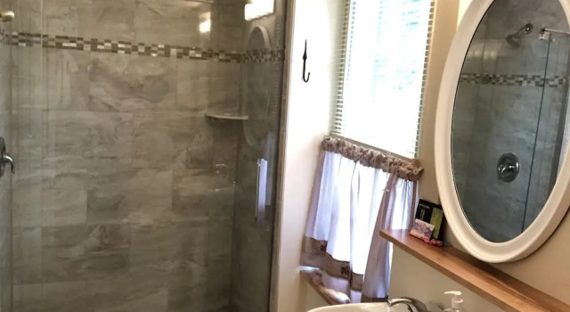 Четырёхместный номер Standard Spring Hill Inn