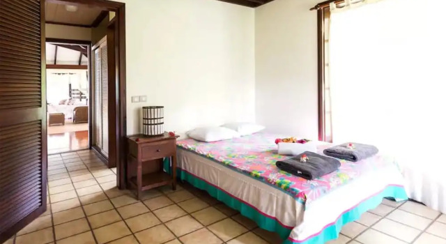 Fare Tianina Dream, Boek Hotel Haapiti Moorea