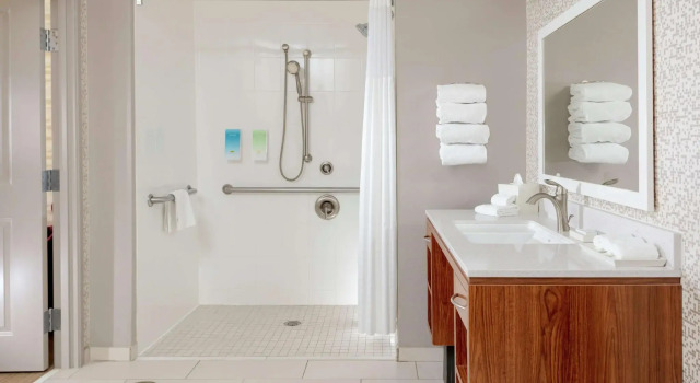 Двухместный люкс Home2 Suites by Hilton Fayetteville Fort Bragg