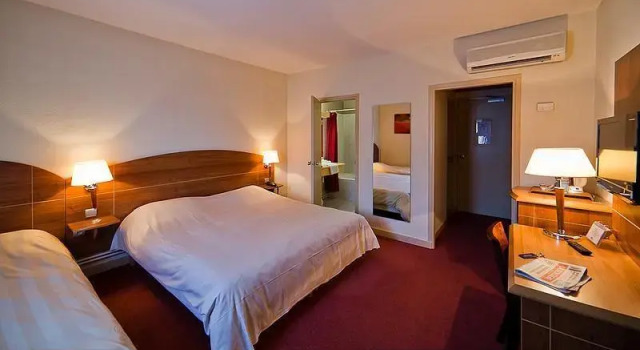 Номер Standard Kyriad Hotel Clermont Ferrand Centre