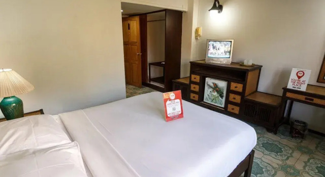Nida Rooms Chang Mai Lion Buddha 133(Nida Rooms Chang Mai Lion Buddha 133 at Changpuak Hotel), Забронировать Отель Си-Пхум Чиангмай, рядом с City Art &amp; Cultural Centre