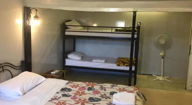 Habitación cuádruple Económica Cairwan Hotel