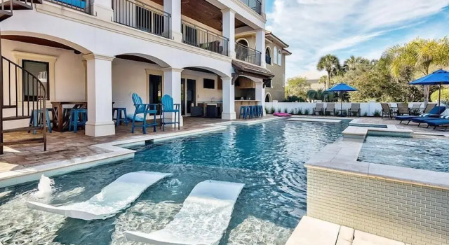 Коттедж Big House by the Sea 8 Bedroom Holiday Home by Five Star Properties