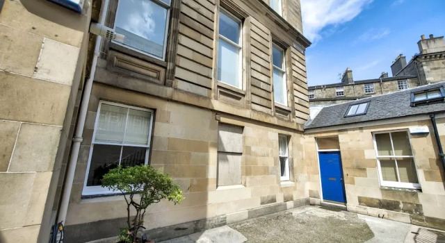 Bright Georgian 1BR Flat in West End