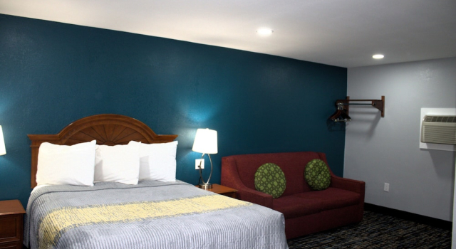 Люкс Deluxe HavenPointe Inn & Suites