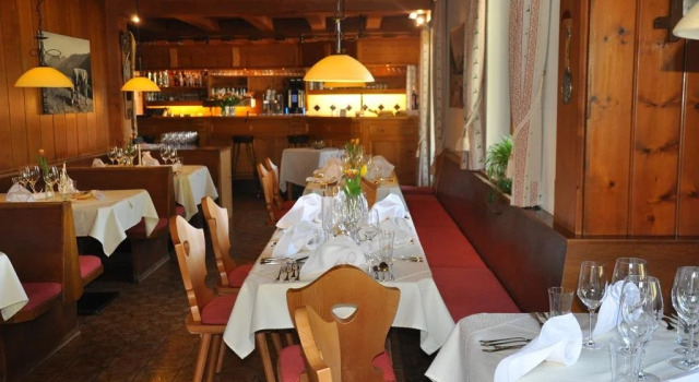 Gasthaus Steinberg, Забронировать Отель Отели Вестендорф с парковкой, Парковка