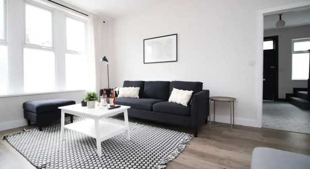Harlequin Gardens by Tŷ SA-5 BR House