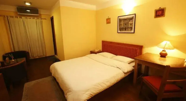 Одноместный номер Deluxe с балконом Royal Astoria Hotel