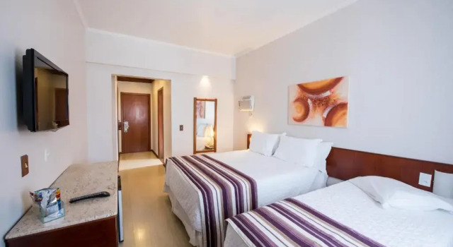 Трёхместный номер Deluxe Hotel Carlton Plaza