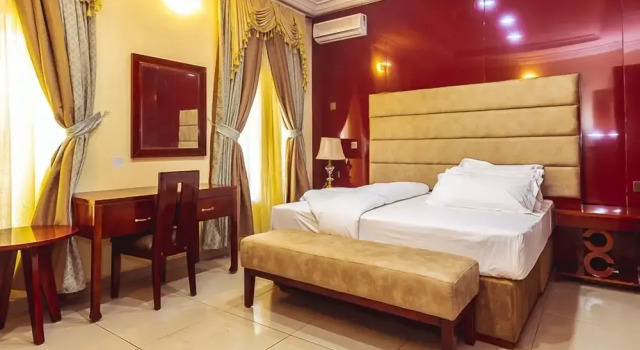 Royal Spring Palm, Rezervovat Hotel Hotely v Owerri s parkováním, Parkování