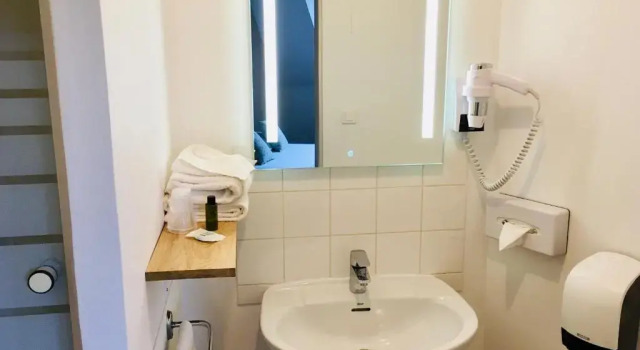 Двухместный номер Classic Logis Hôtels- Hôtel Marguerite dAnjou Angers château