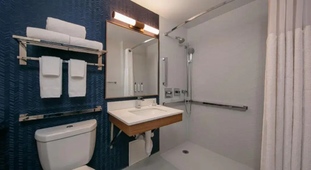 Номер Fairfield Inn by Marriott JFK Airport