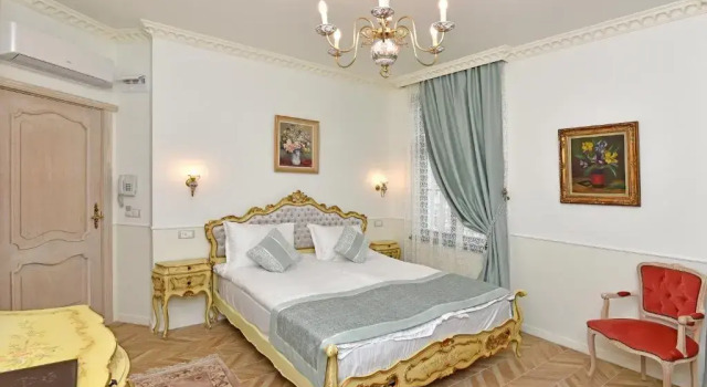 Номер Deluxe Royal Hotel