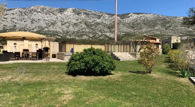 Villa au pied de la sainte Victoire, Забронировать Апартаменты/квартира Пюилубье Буш-дю-Рон