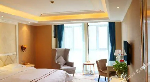 Двухместный люкс Deluxe Shengjing Holiday Inn