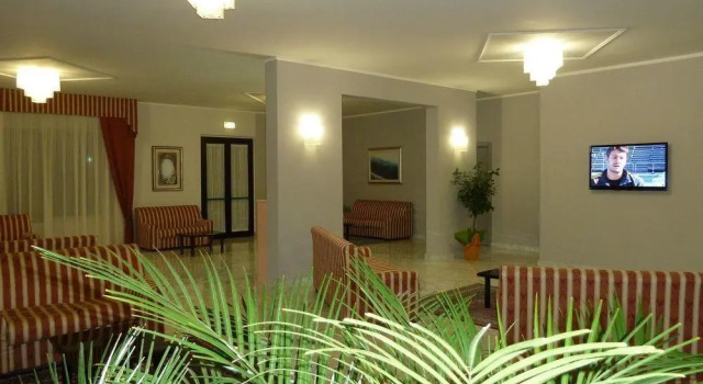 Hotel Villa Nacalua, Забронировать Отель Отели Побережья Абруццо с бассейном, Бассейн