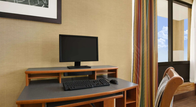 Super 8 by Wyndham Oxford (Alabama)