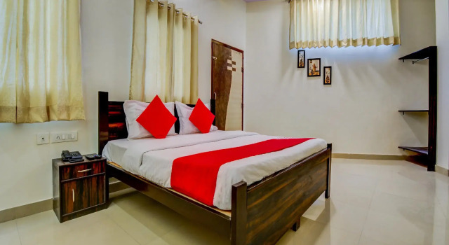 OYO Flagship 22942 Hotel Opal