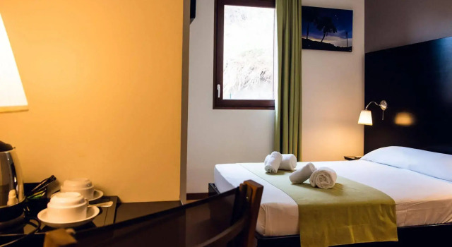 Tama Hotel, Book Hotel Hotels in Saint-Paul with Parking, Parking