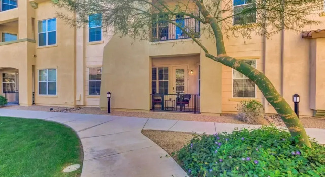 SPECTACULAR Ground Floor Condo Facing gorgeous COURTYARD! by RedAwning