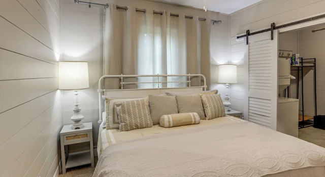 2 Mi to Dtwn: Charming Sandusky Getaway w/ Hot Tub
