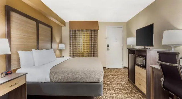 Двухместный номер Standard Quality Inn & Suites Spring Lake - Fayetteville near Fort Bragg