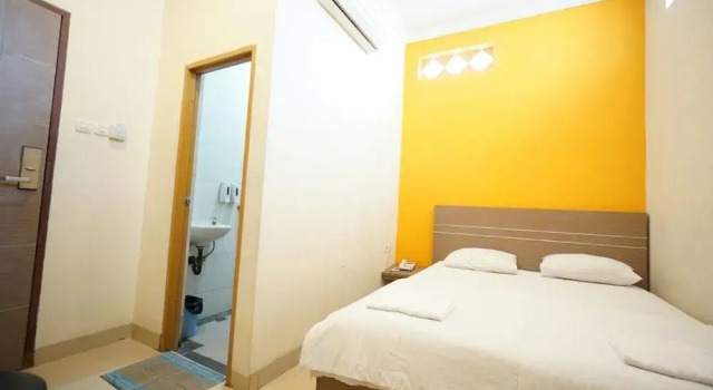 Hotel Diamond, Rezervați Hotel Hoteluri în Sulawesi cu parcare, Parcare