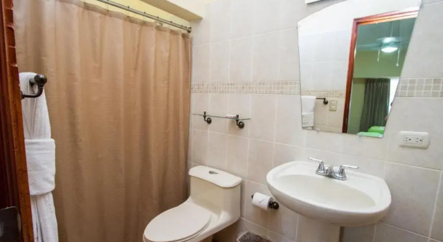 Трёхместный номер Standard Hotel Colibri