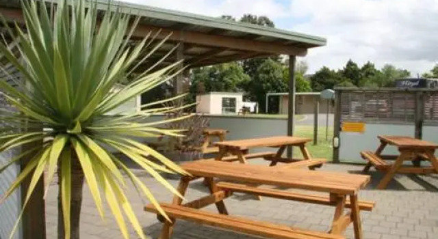 Whangarei TOP 10 Holiday Park, Забронировать Отель Фангареи регион Нортленд, рядом с Whangarei Art Museum