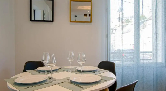 Апартаменты DOUCES NUITS CAENNAISES - Parking Privé inclus, centre ville
