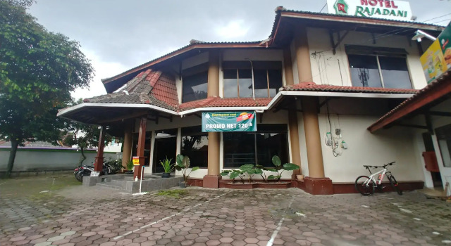 OYO 90283 Hotel Rajadani Ackni, Book Hotel Hotels in Pakualaman with Parking, Parking