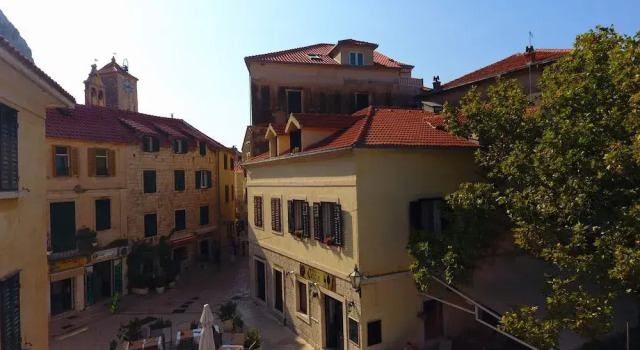 Apartments Tomasovic, Book Lejlighed Hoteller i Split Region med parkering, Parkering