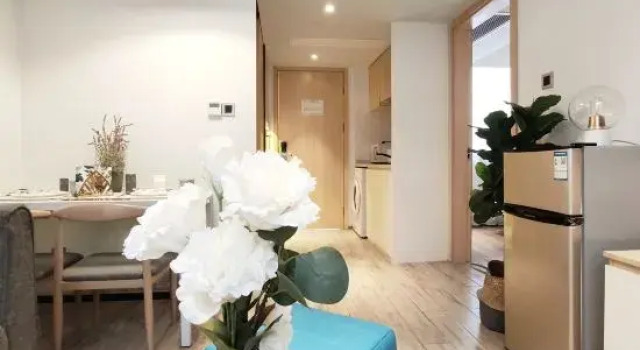 Люкс Business Rongju Hotel (Xujiahui Shanghai Stadium)