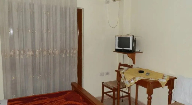 Hotel Geraldo, Забронировать Отель Отели Гирокастры с завтраком, Завтраки