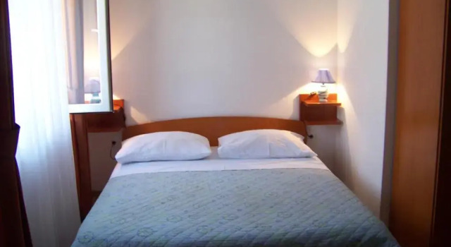 Apartments Bozikovic, Забронировать Апартаменты/квартира Апартаменты Подстраны, рядом с Частный Пляж «Апартмани Лена», Апартаменты/квартира