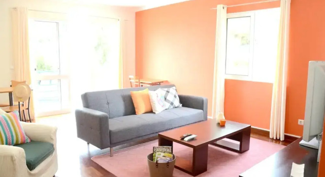 Apartment with 2 Bedrooms in Funchal, with Wonderful Sea View, Furnished Garden And Wifi - 8 Km From the Beach, Rezerwuj Apartament Hotele w Funchal z parkingiem, Parking