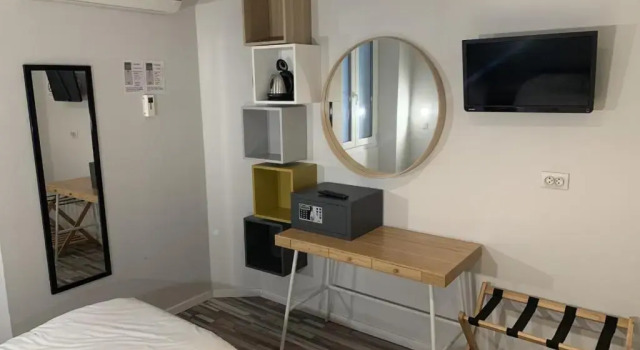 Трёхместный номер Hotel de Berne