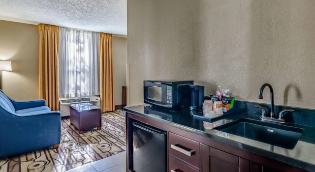 Четырёхместный люкс Comfort Inn & Suites Staunton