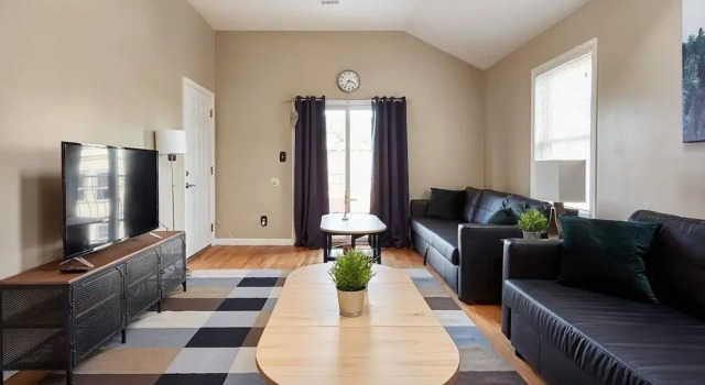 Huge Modern Home 20 mins to NYC, Забронировать Отель Отели Джерси-Сити с парковкой, рядом с Pershing Field, Парковка